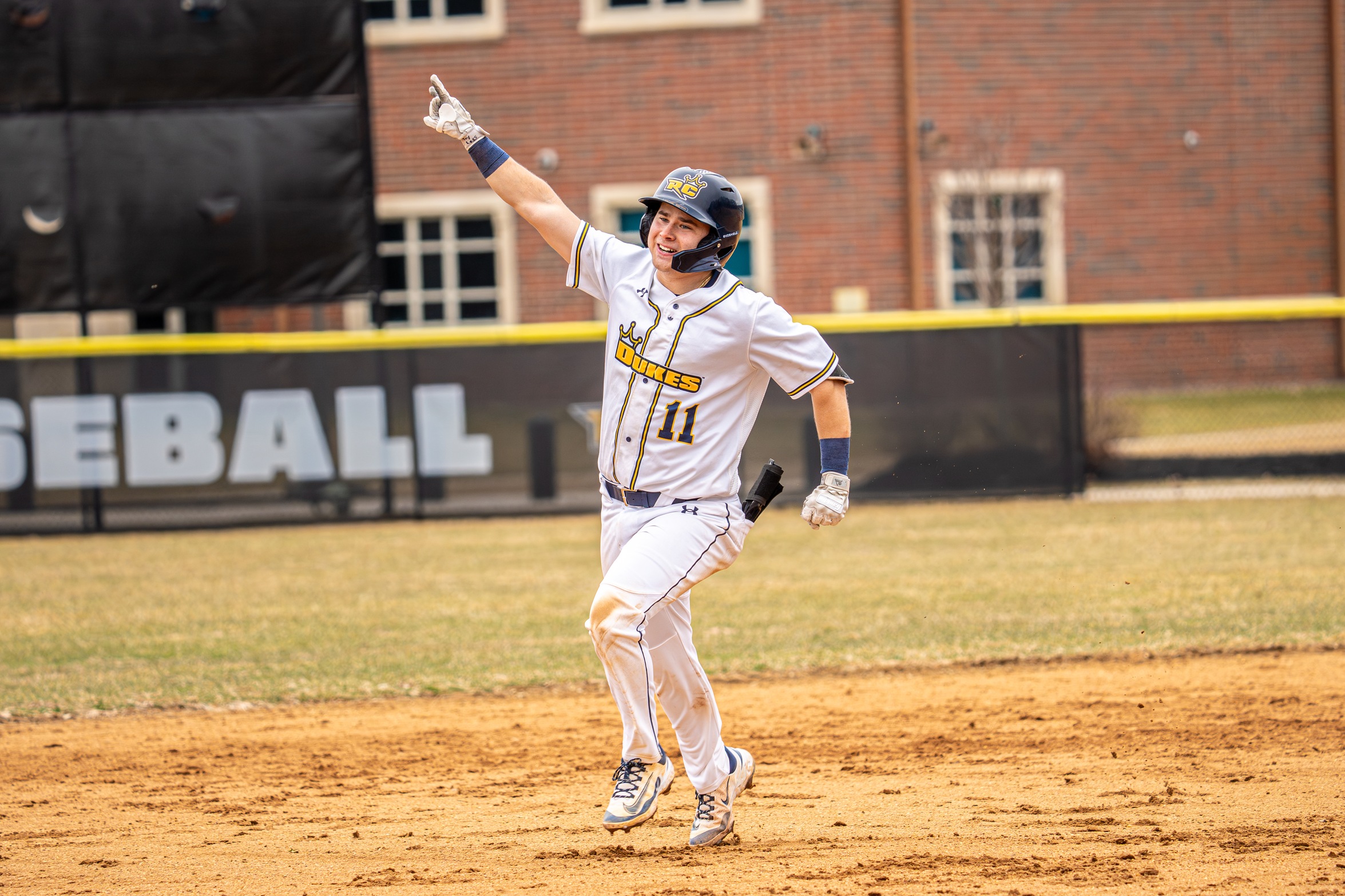 Braig had 6 hits and 7 RBIs in the 4-game sweep over Bucks